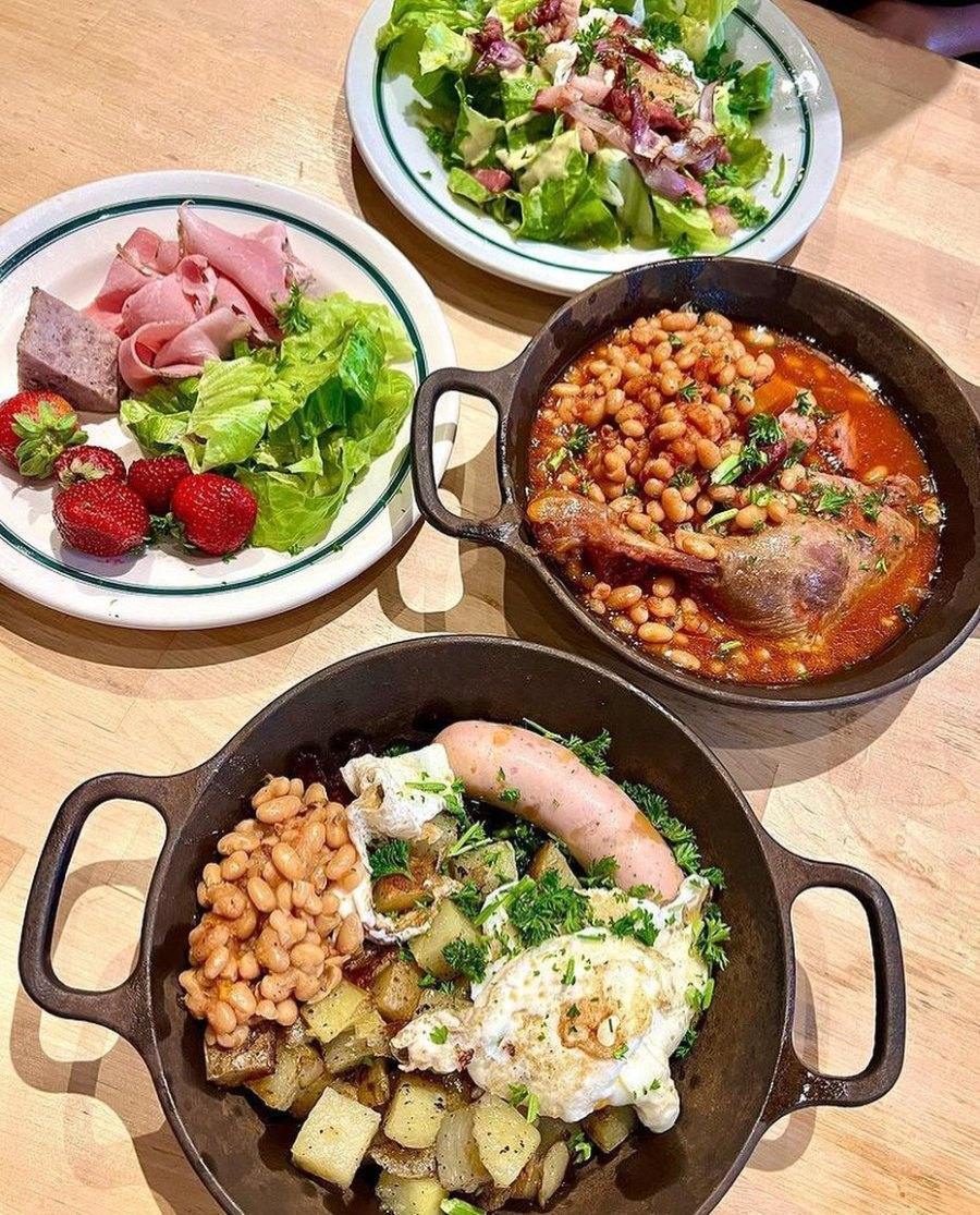 Small Plates, Big Flavors: Quebec City's Must-Visit Places to Share a Meal