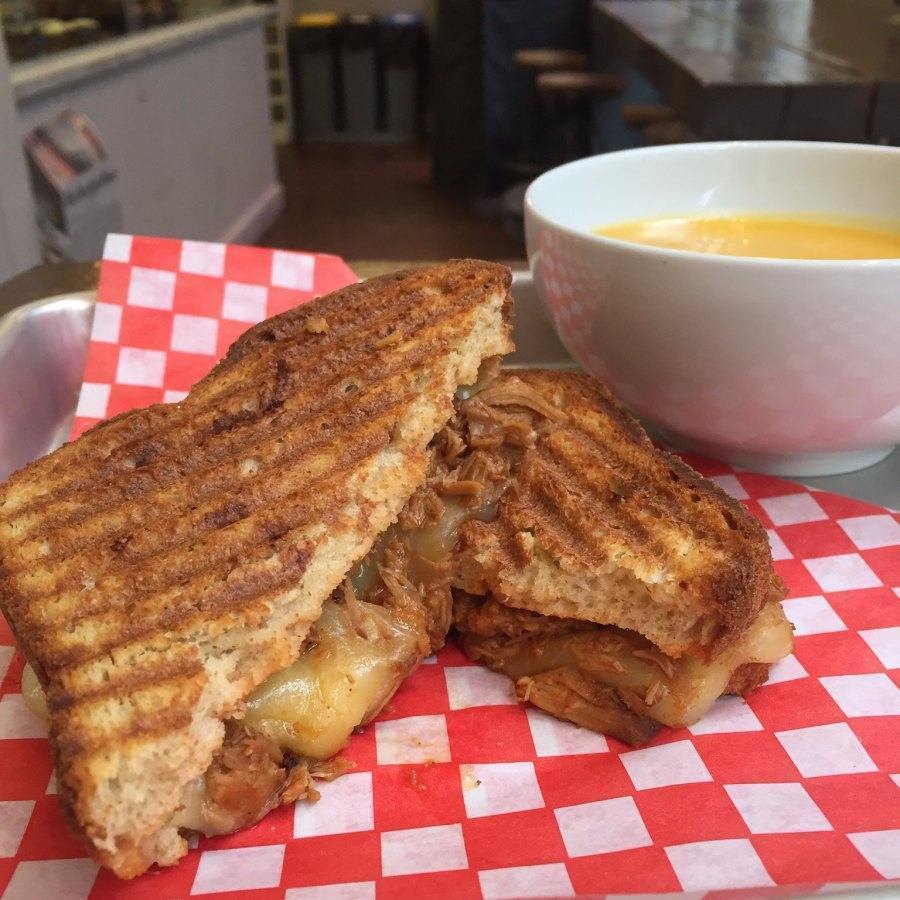 The best mac n' cheese and grilled cheese in Montreal!