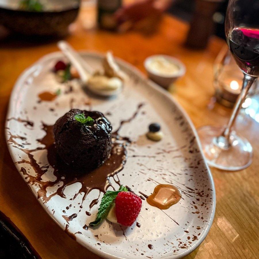  Lana's Bistro et Bar à Vin