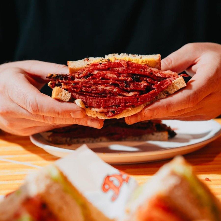 Smoked meat Montréal