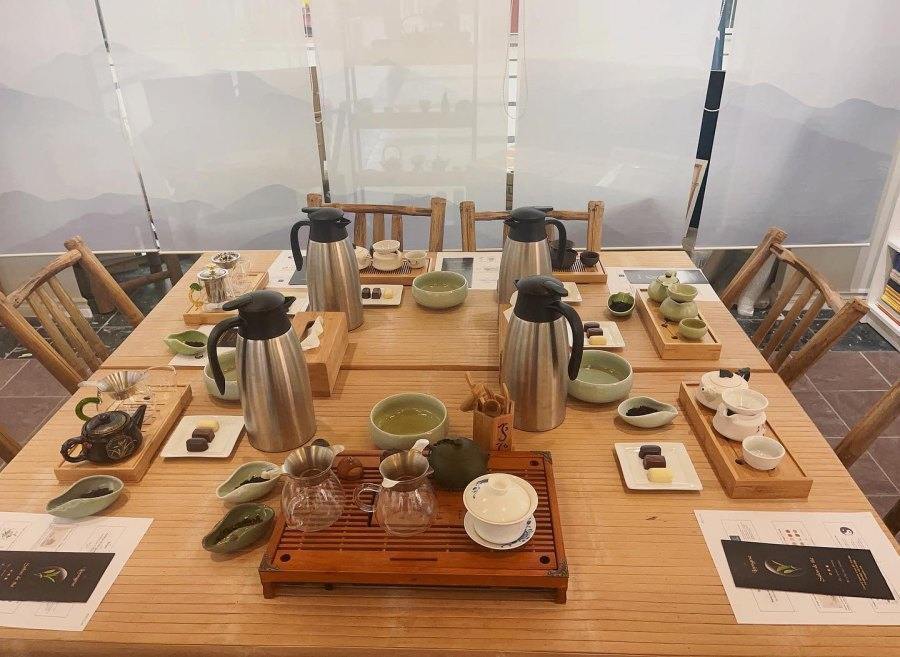 Loongese & Leonidas Salons de thé Montréal