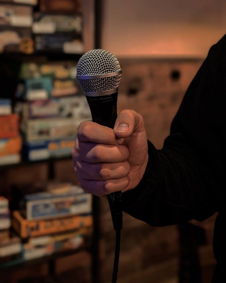 L'Adversaire Karaoke Nights in Montreal