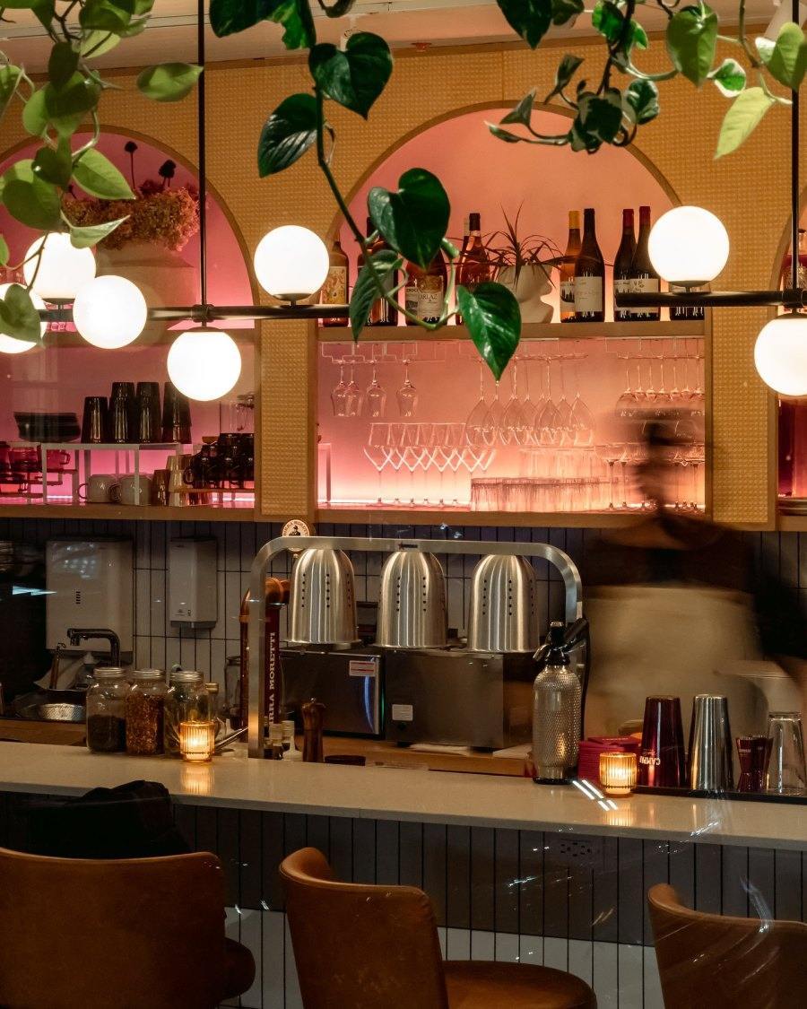 Cafés-buvettes à Montréal