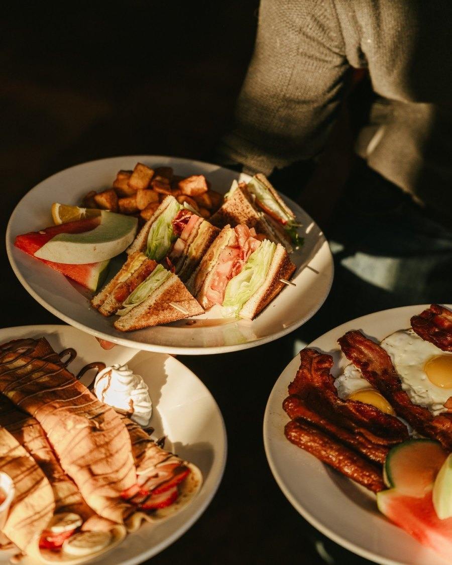Delis and Diners in Montréal