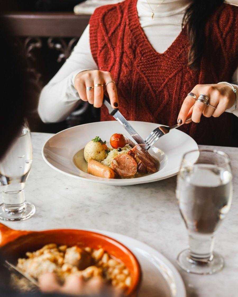Montreal Quartier latin Saint-Denis street restaurants