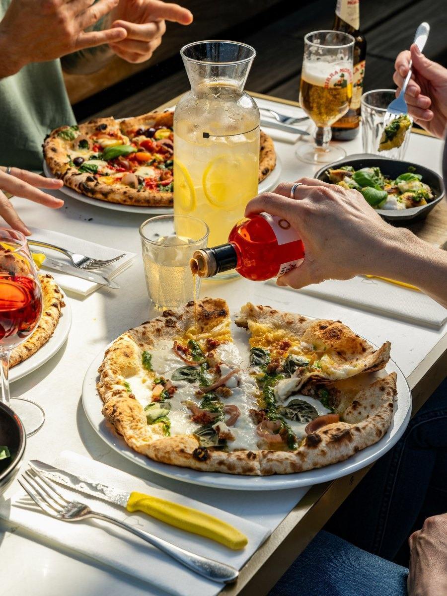 Pizzéria NO.900 wood-fired pizza in Quebec City