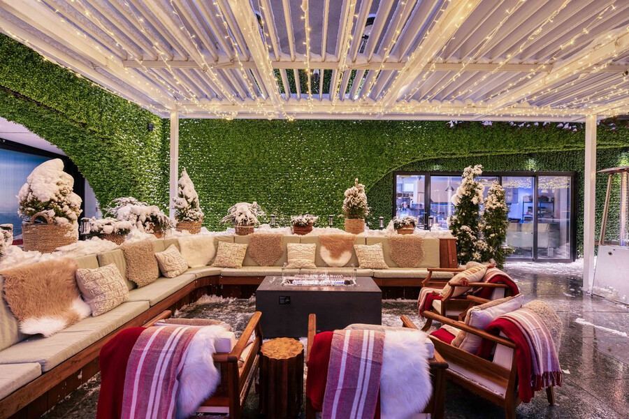 La Terrasse Belvu - Chalet des Fêtes - Winter Dining in Montreal