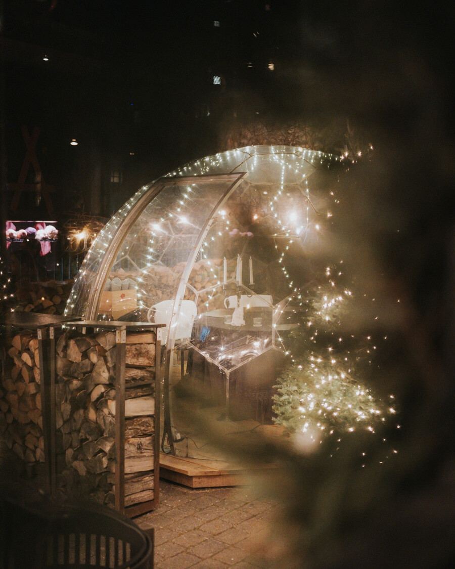 L'Auberge Saint-Gabriel - Winter Dining in Montreal