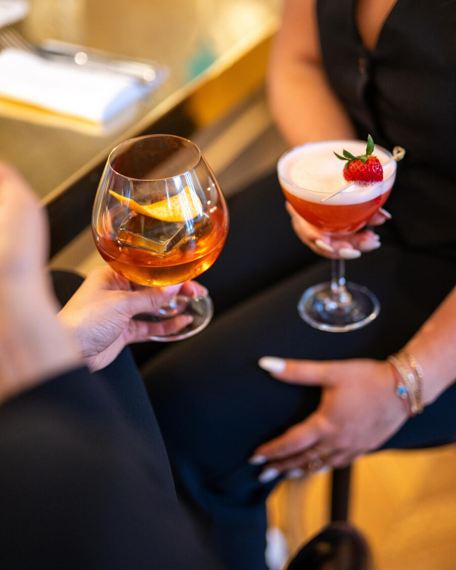 Henri Brasserie Française + Lounge - Montreal hotel bars