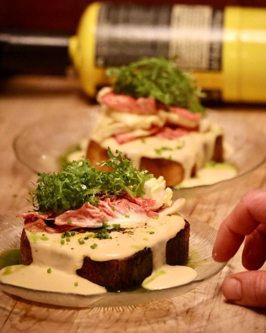 Île Flottante - Where to Eat, Drink, and Cheer in Montreal's Mile End