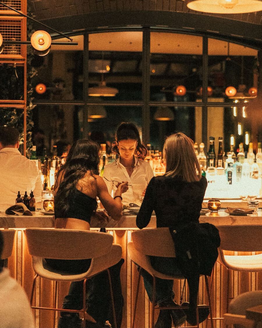 Estelle - Les endroits les plus tendance à essayer pour votre soirée de filles à Montréal