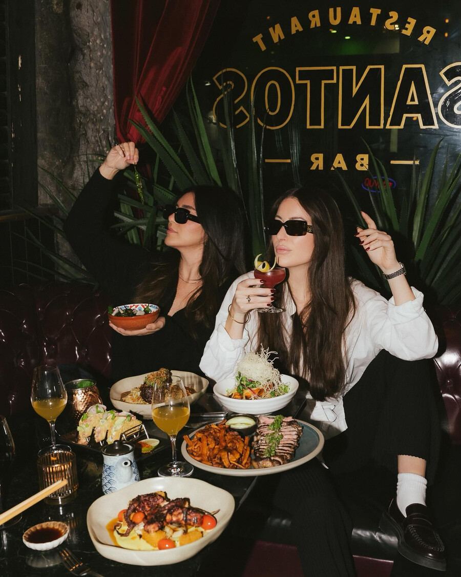 Santos Tapas Bar - Les endroits les plus tendance à essayer pour votre soirée de filles à Montréal