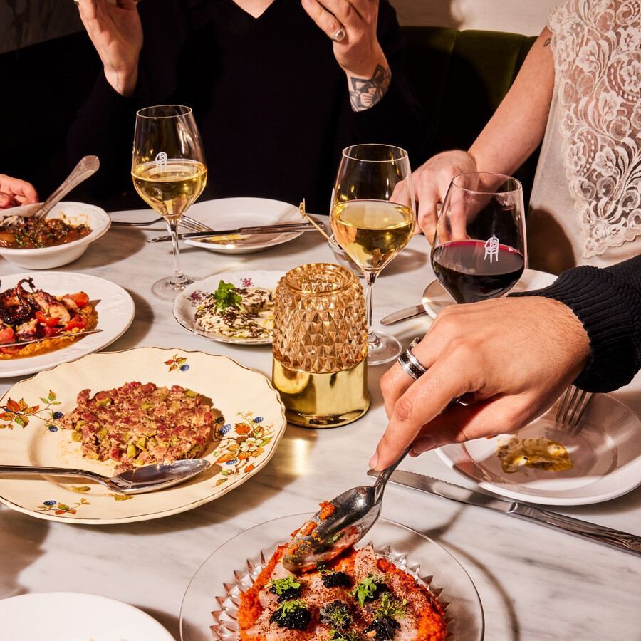 Bar Kabinet - Hot spots to try now for your girls' night out in Montreal