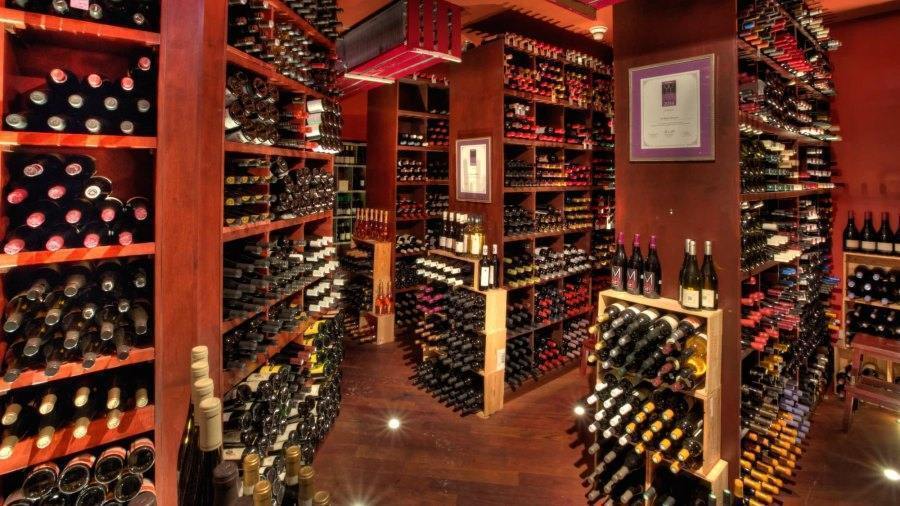 Le Saint-Amour Best Wine Cellars in Quebec City
