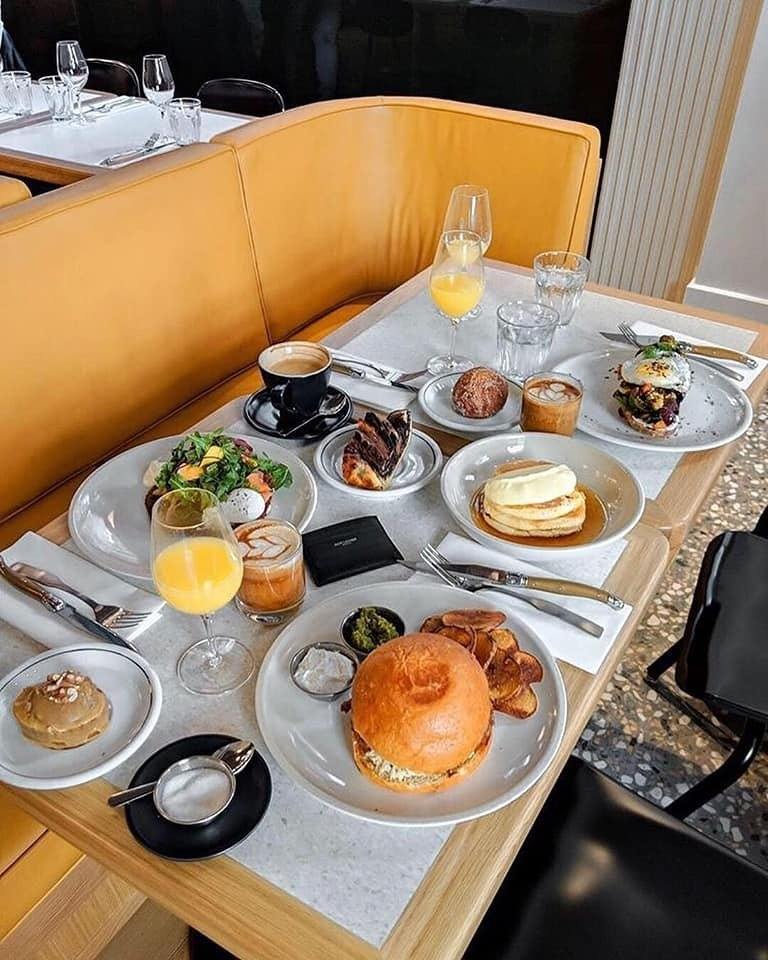 Dandy Old Montreal: Restaurants Open During the Day