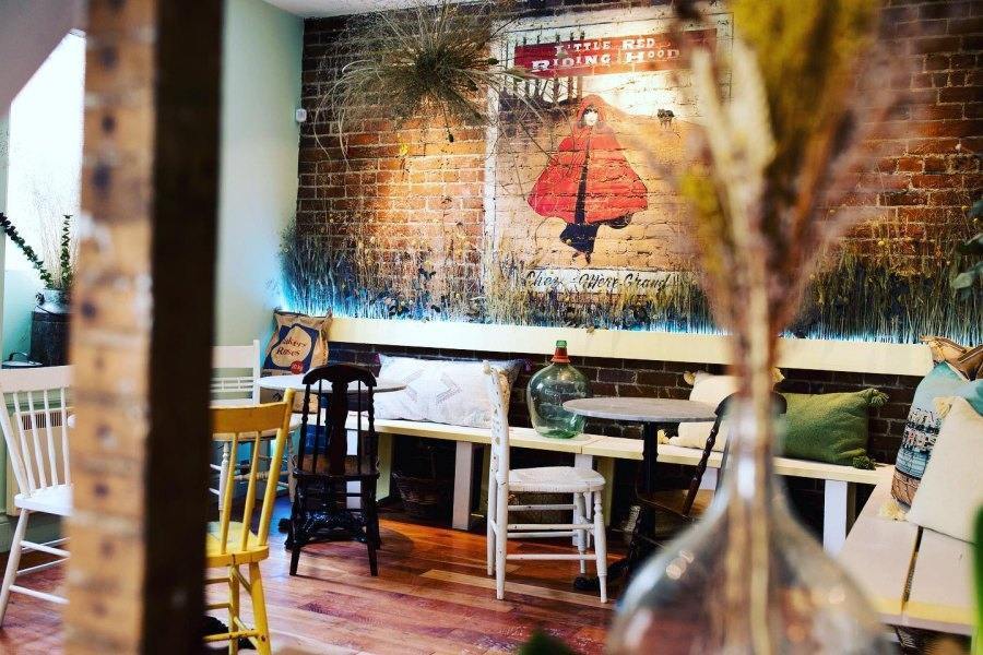 Chez Mère Grand Old Montreal: Restaurants Open During the Day