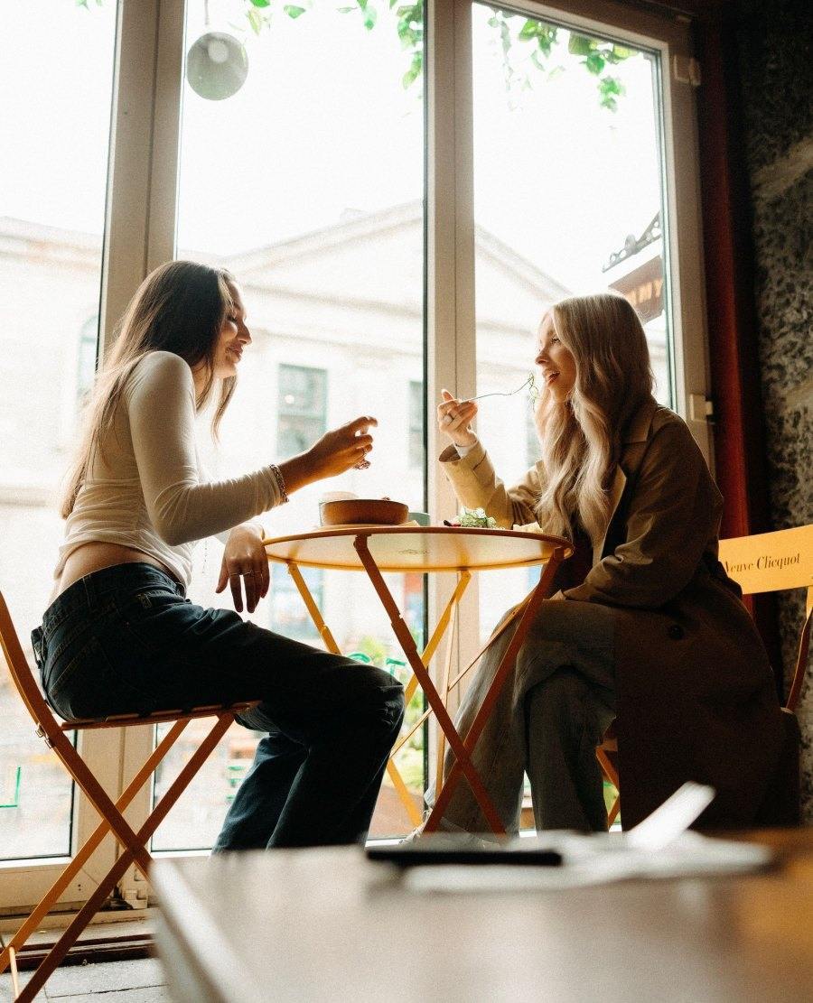 Tommy Café Old Montreal: Restaurants Open During the Day