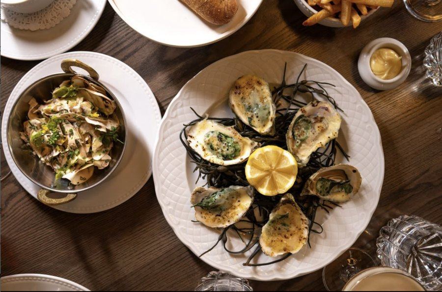 Le Molière Brasserie Française Fresh Oysters in Montreal