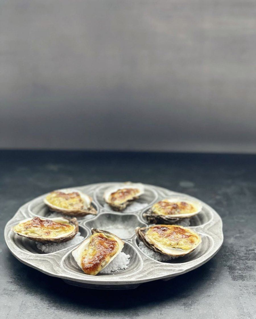 Le Filet Fresh Oysters in Montreal