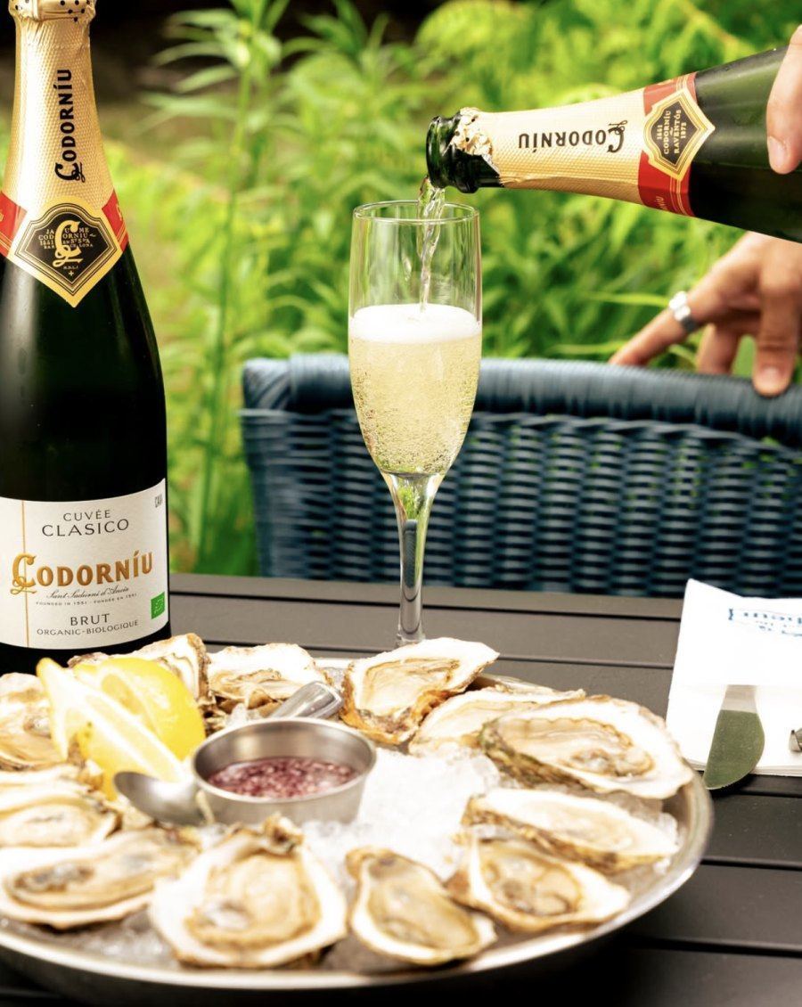 Le Shack Du Pêcheur Fresh Oysters in Montreal