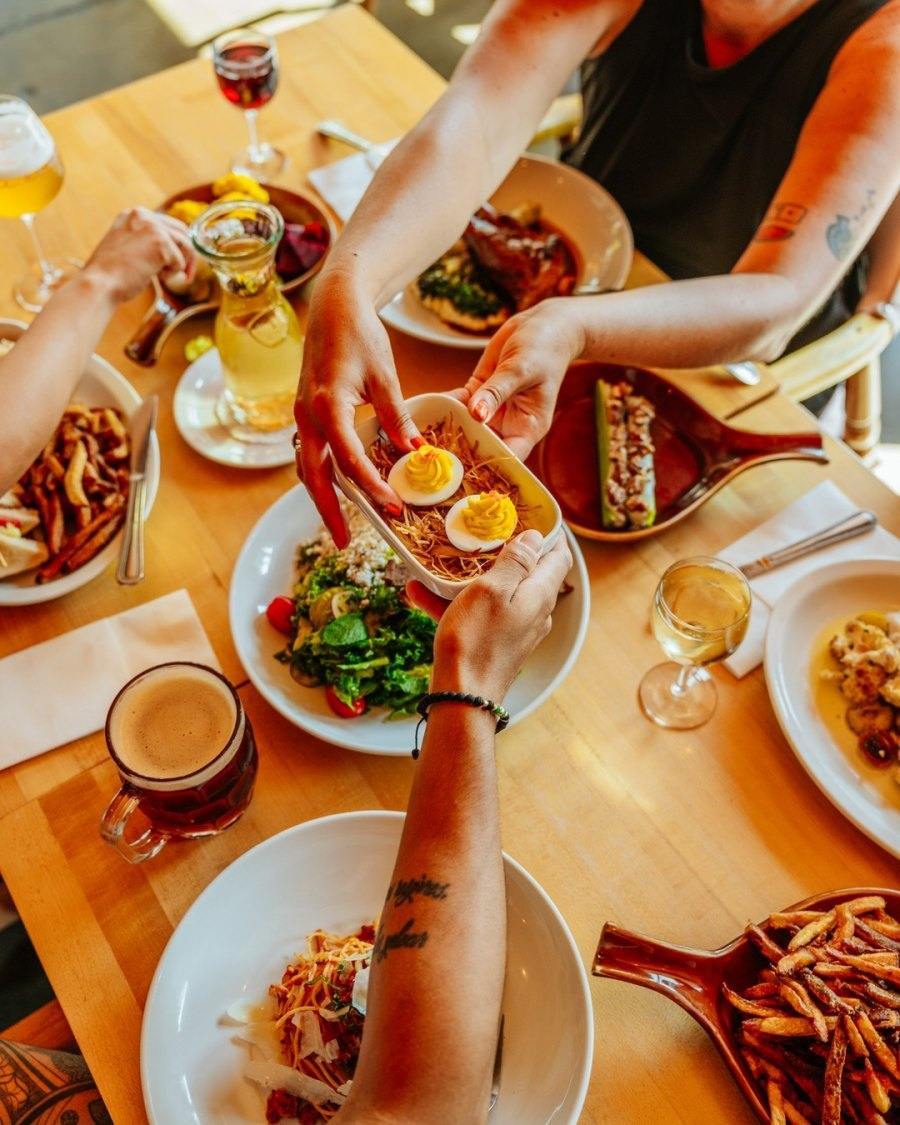 Brasserie Harricana / Restaurant & Boutique Restaurants Villeray Montréal