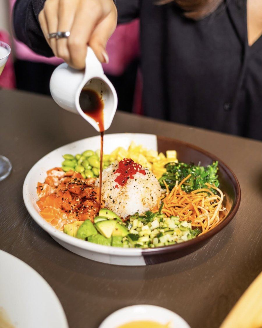 Colorful Hawaiian poke bowls with tuna, quinoa and signature sauces in Montreal