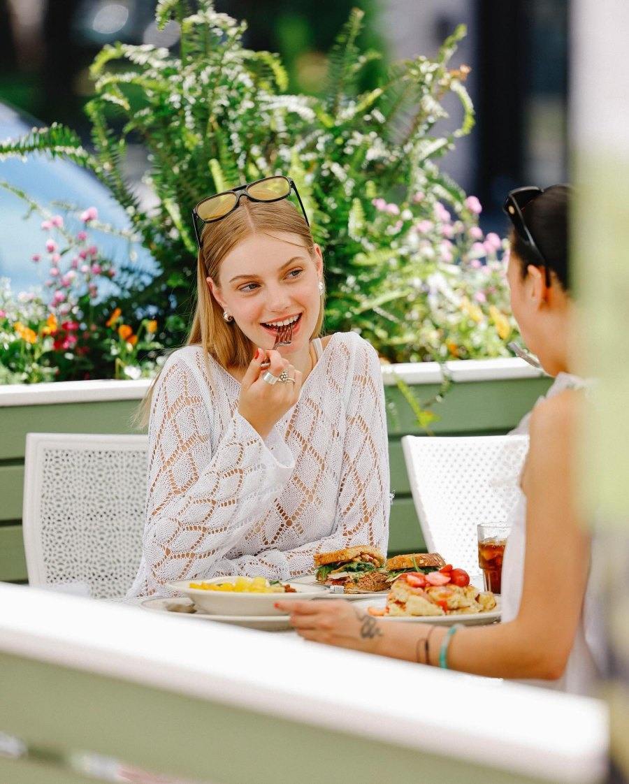 Arthurs Nosh Bar Brunch terrasse Montréal