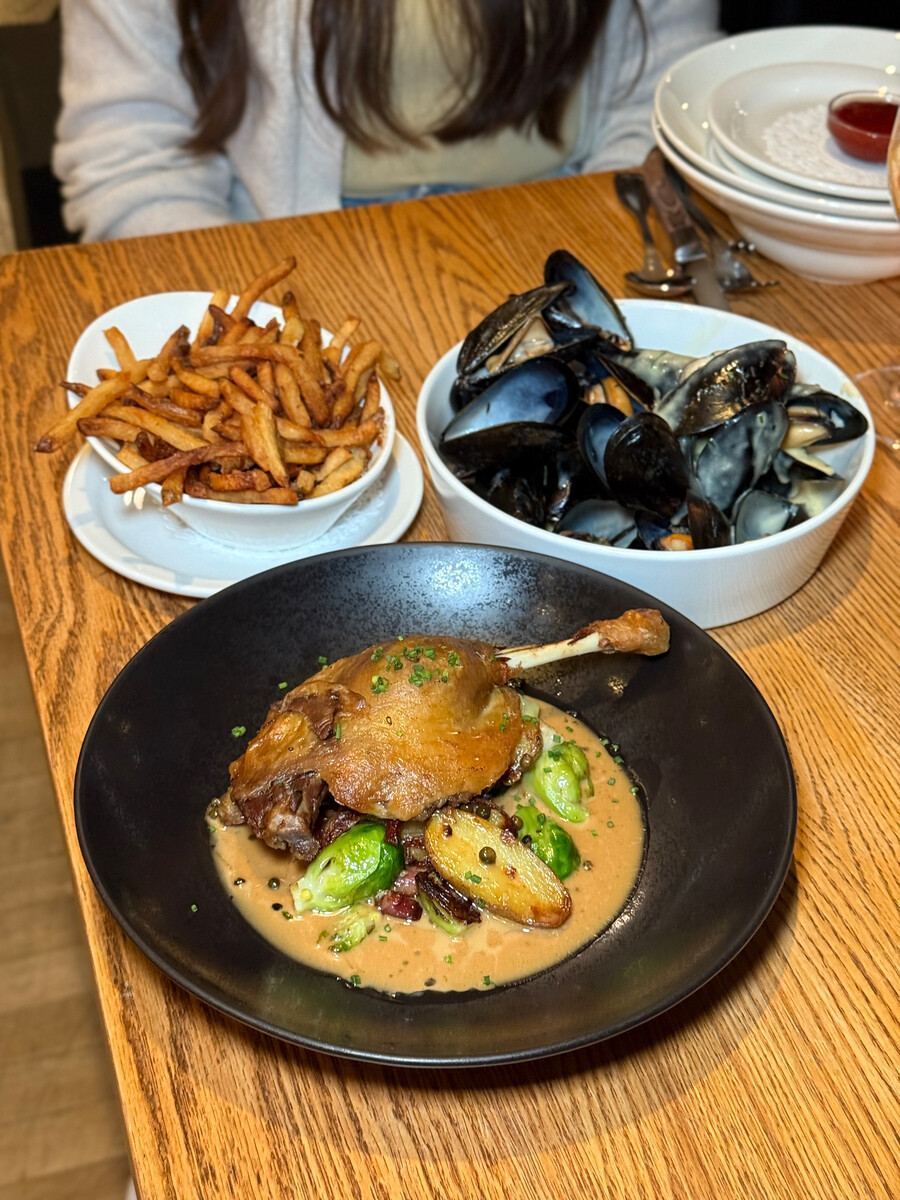 Le Pois Penché Le Pois Penché