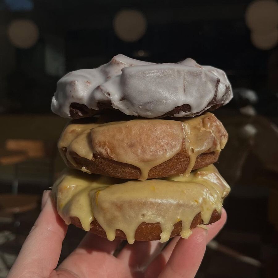 Beigne Habitude Montreal Donuts