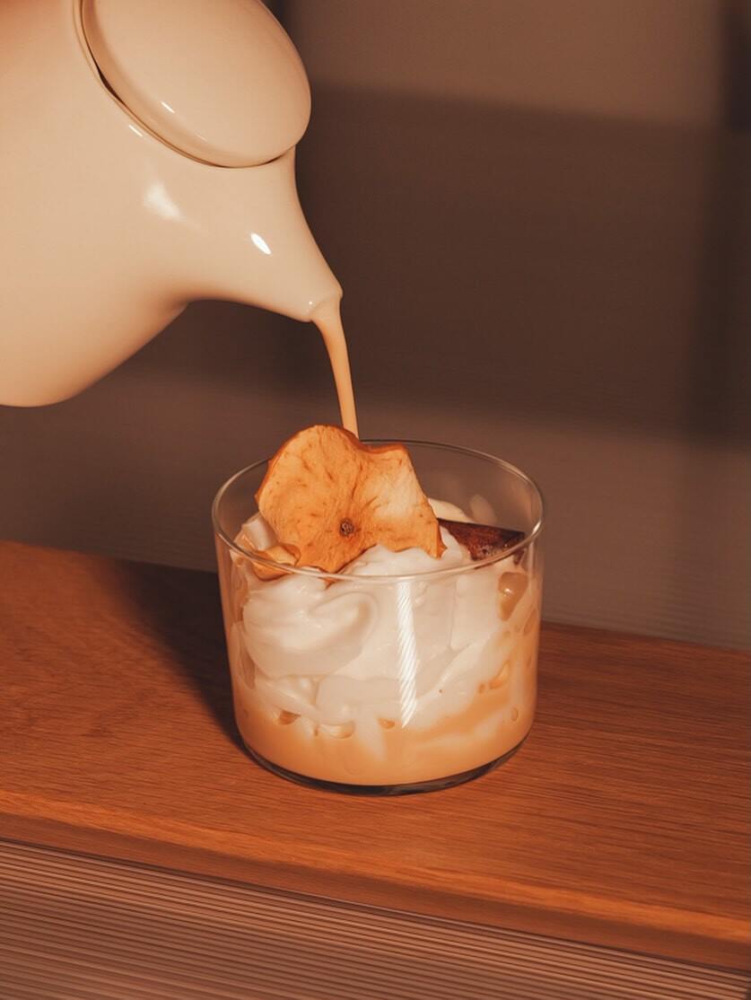 Foil Gallery - The Best Autumn Drinks in Montreal Foil Gallery - The Best Autumn Drinks in Montreal