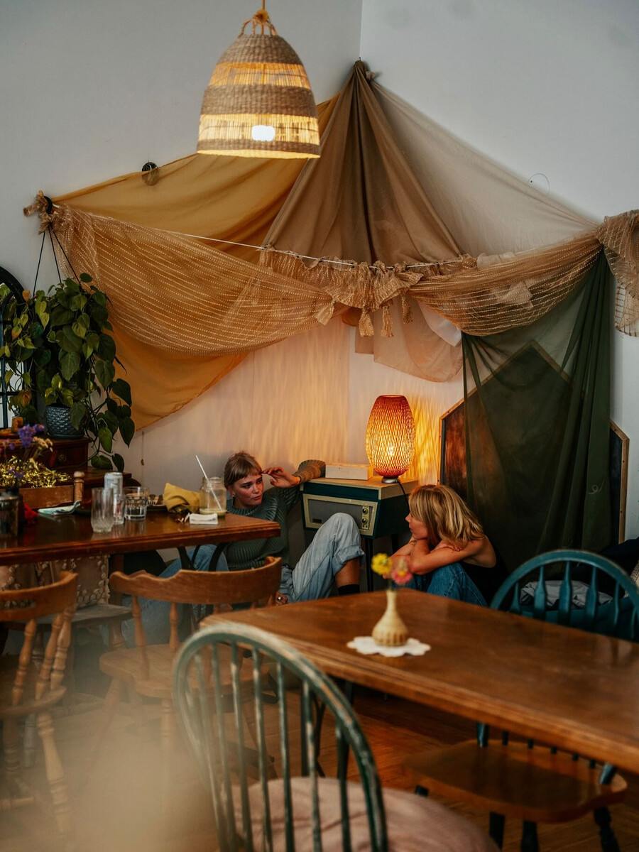 Café des habitudes - 18 cafés parfaits pour étudier et travailler à Montréal Café des habitudes - 18 cafés parfaits pour étudier et travailler à Montréal