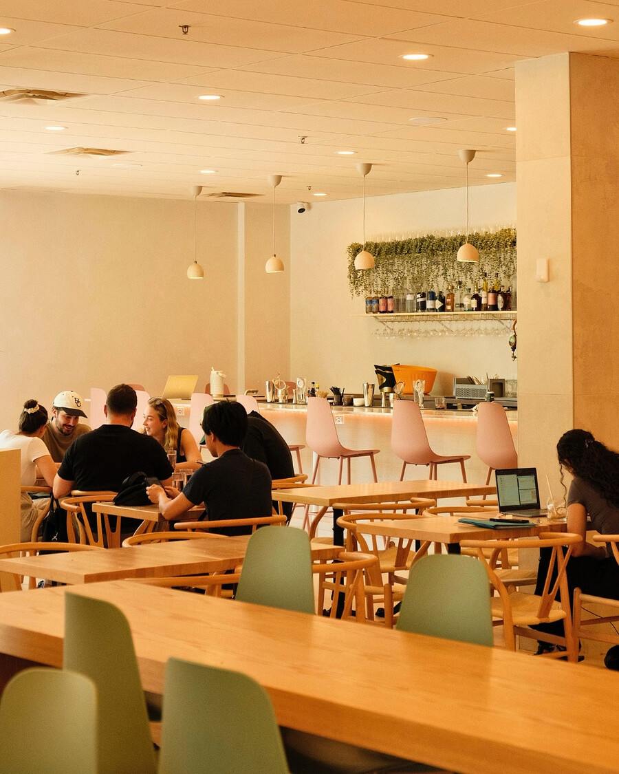 William Henry Café - 18 cafés parfaits pour étudier et travailler à Montréal William Henry Café - 18 cafés parfaits pour étudier et travailler à Montréal