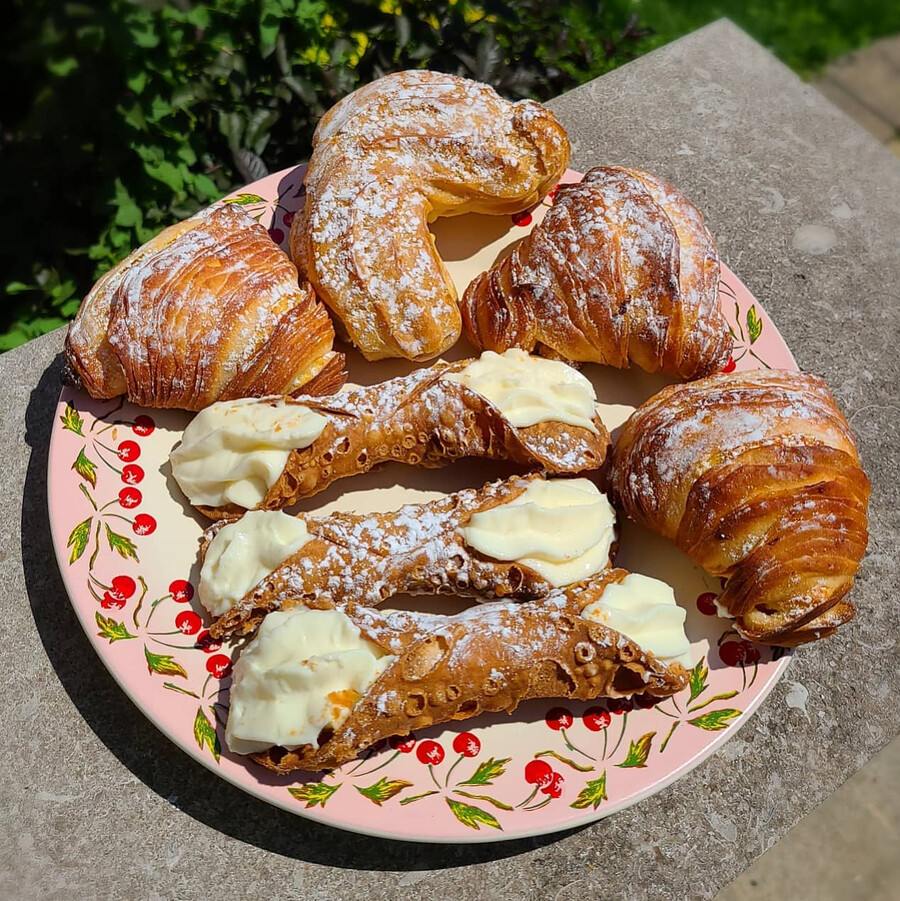 Patisserie Alati - À la recherche des meilleurs cannolis de Montréal Patisserie Alati - À la recherche des meilleurs cannolis de Montréal