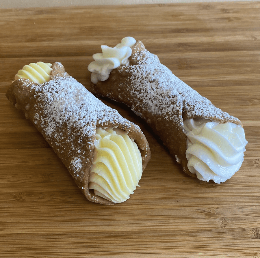 San Pietro - À la recherche des meilleurs cannolis de Montréal San Pietro - À la recherche des meilleurs cannolis de Montréal