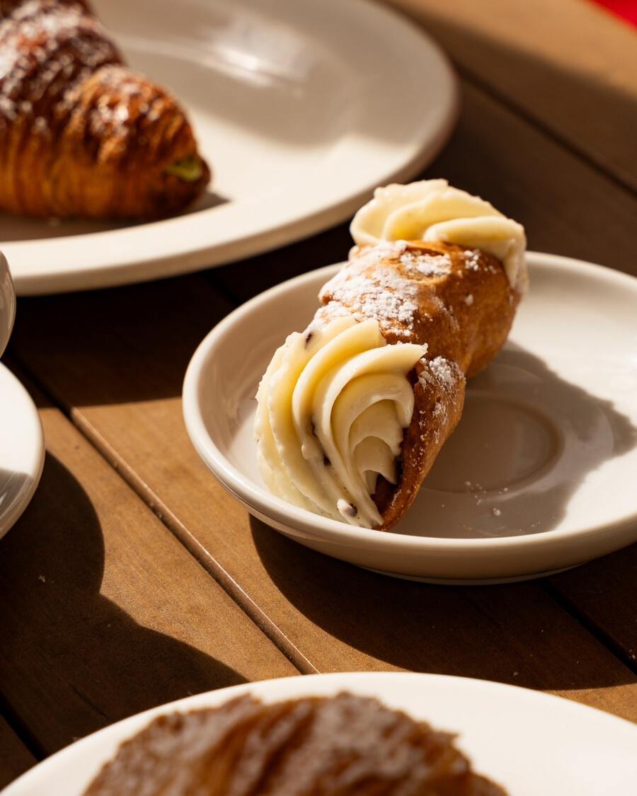 Café San Gennaro - On the hunt for Montréal's best cannoli Café San Gennaro - On the hunt for Montréal's best cannoli