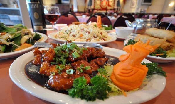 Tong Por - Le meilleur poulet Général Tao à Montréal