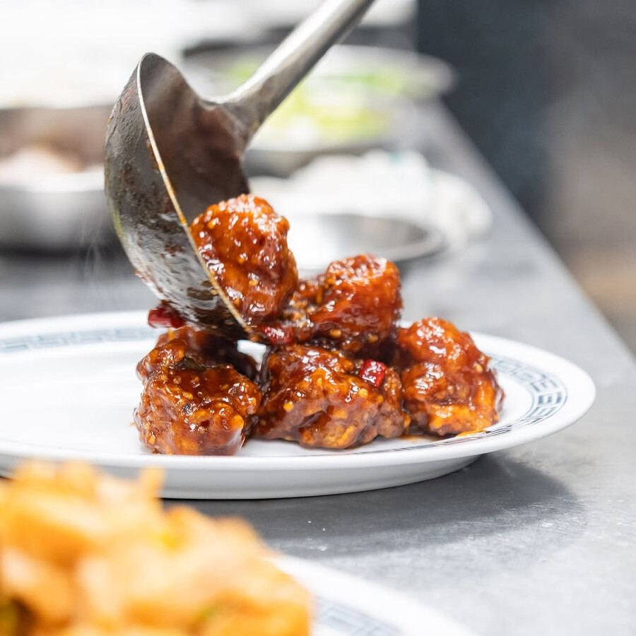 Le Piment Rouge - Le meilleur poulet Général Tao à Montréal