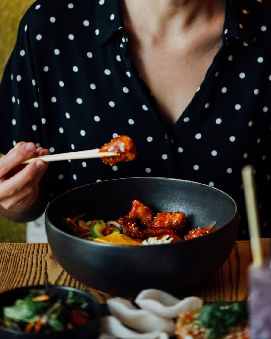 Sésame - Le meilleur poulet Général Tao à Montréal