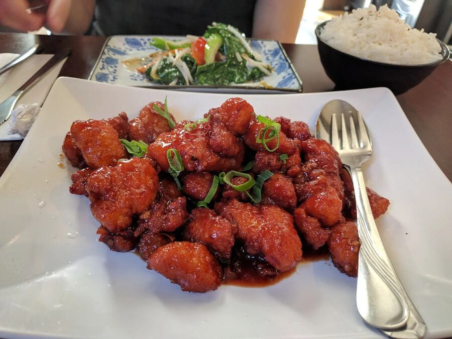 Gia Ba - Best General Tao in Montreal