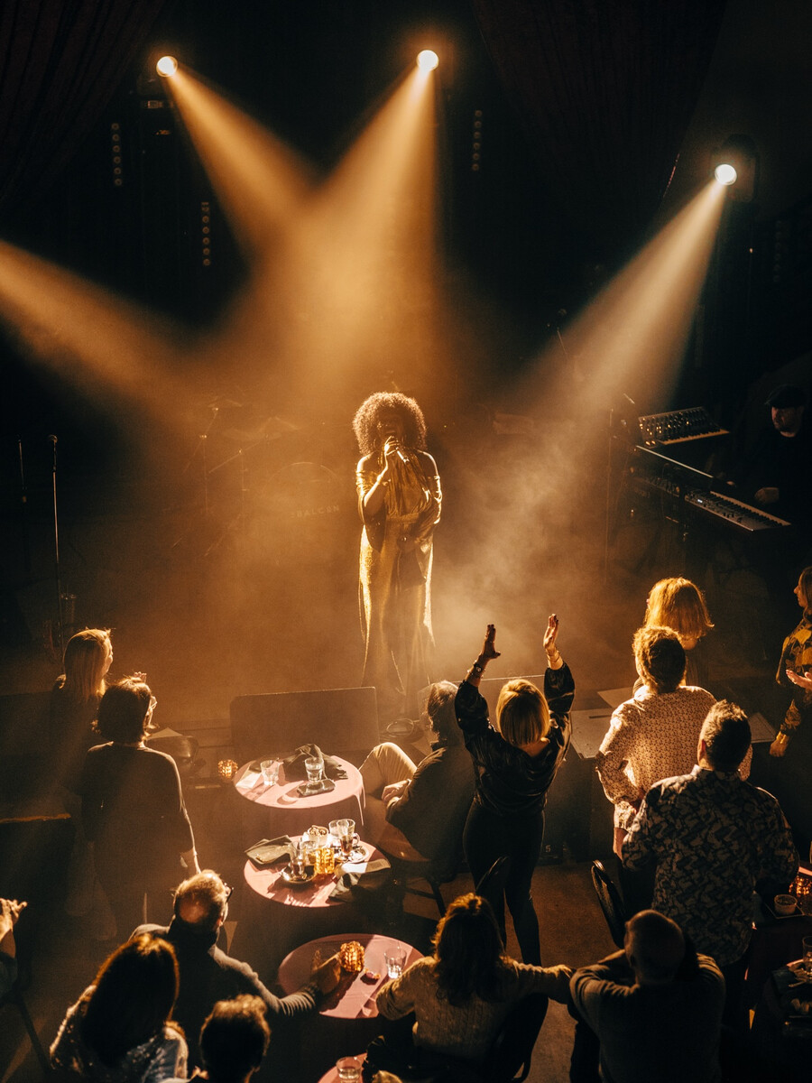 Le Balcon cabaret chic - Souper-spectacle à Montréal