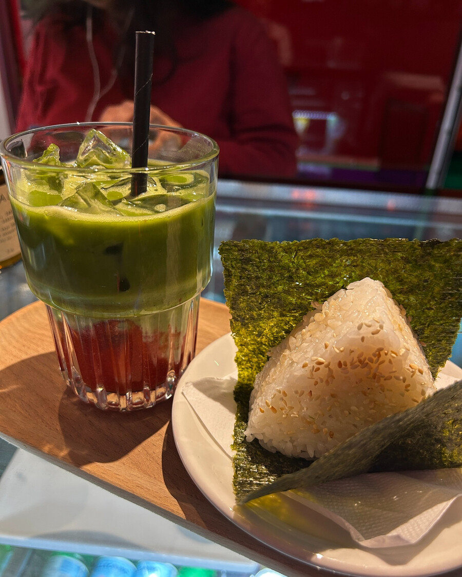 Kaizen Manga Café - Onigiris Montréal