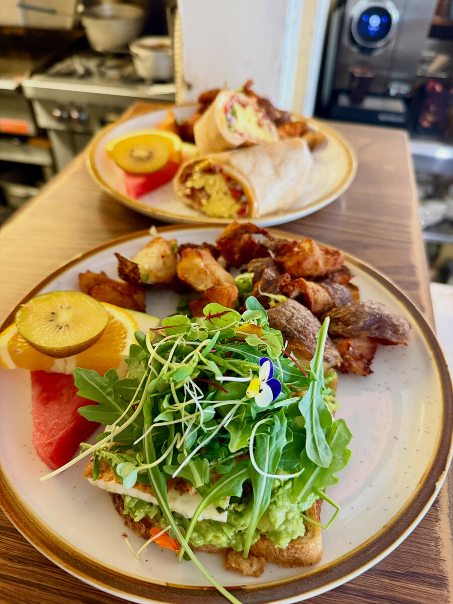 Pointe Claire Deli