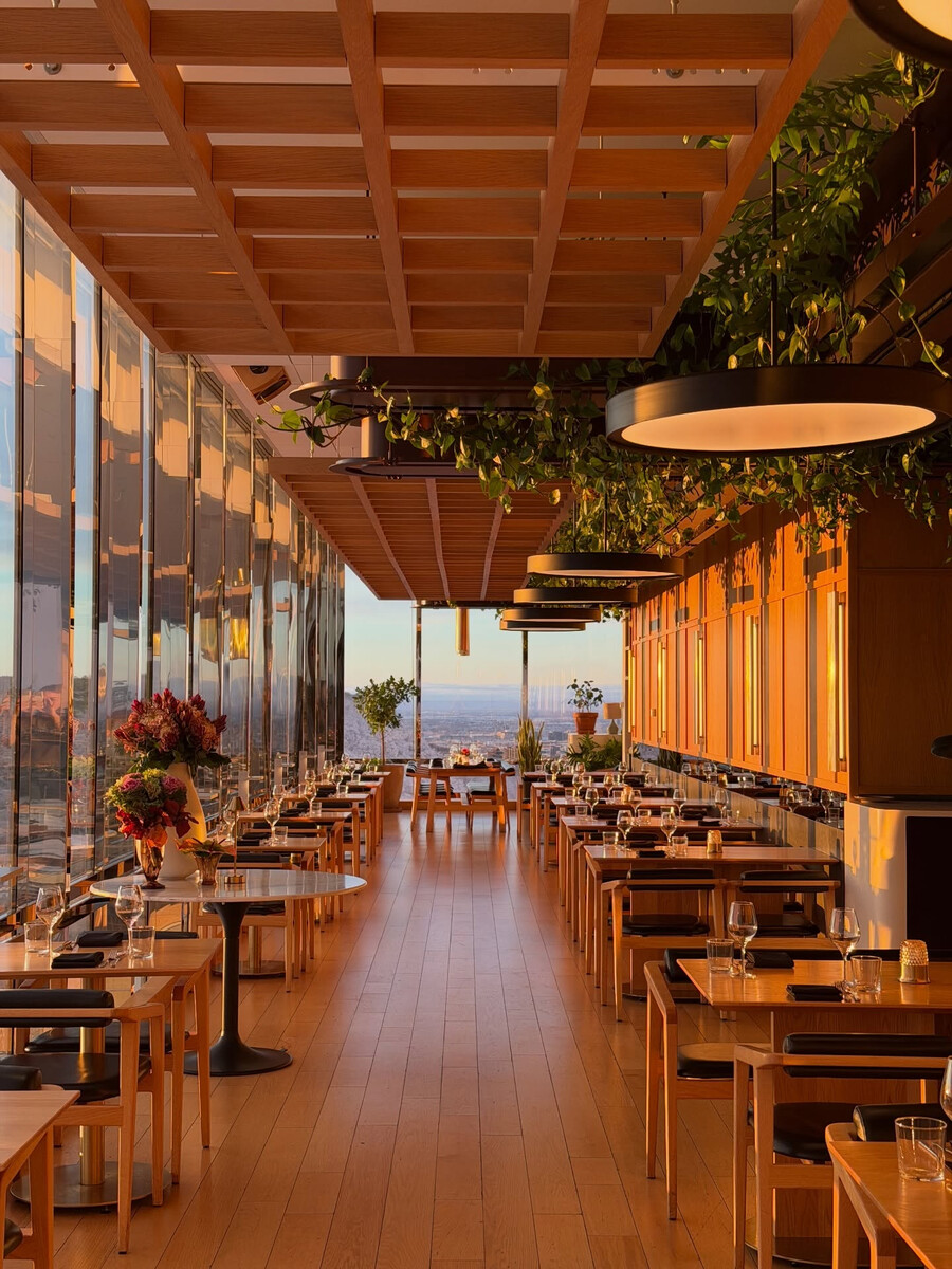 Hiatus Restaurant - Amazing Views in Greater Montreal