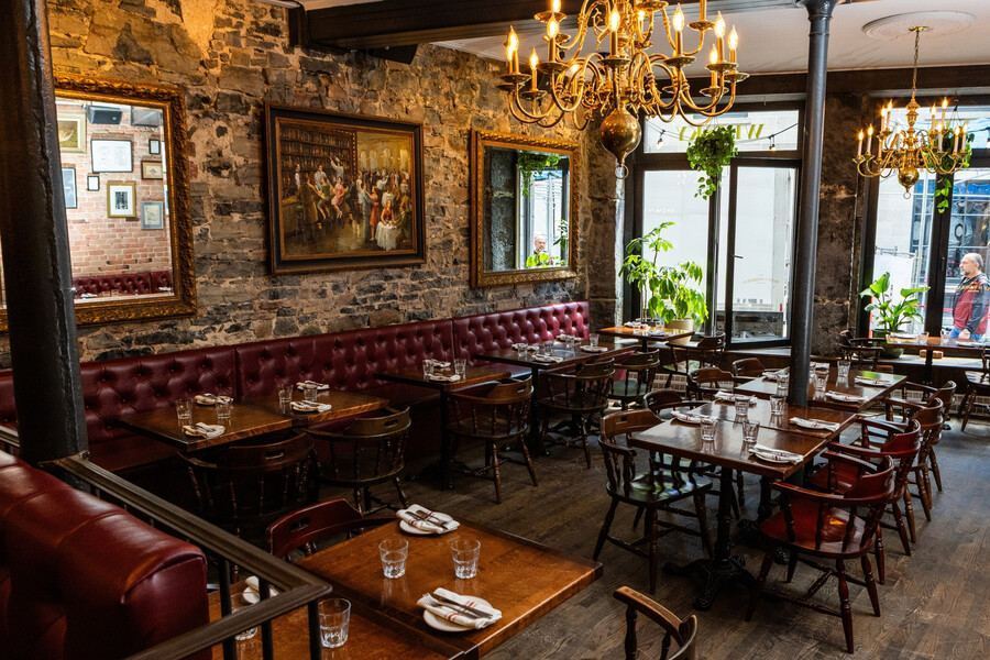 Pub Wolf & Workman - Montreal's Coziest Restaurants