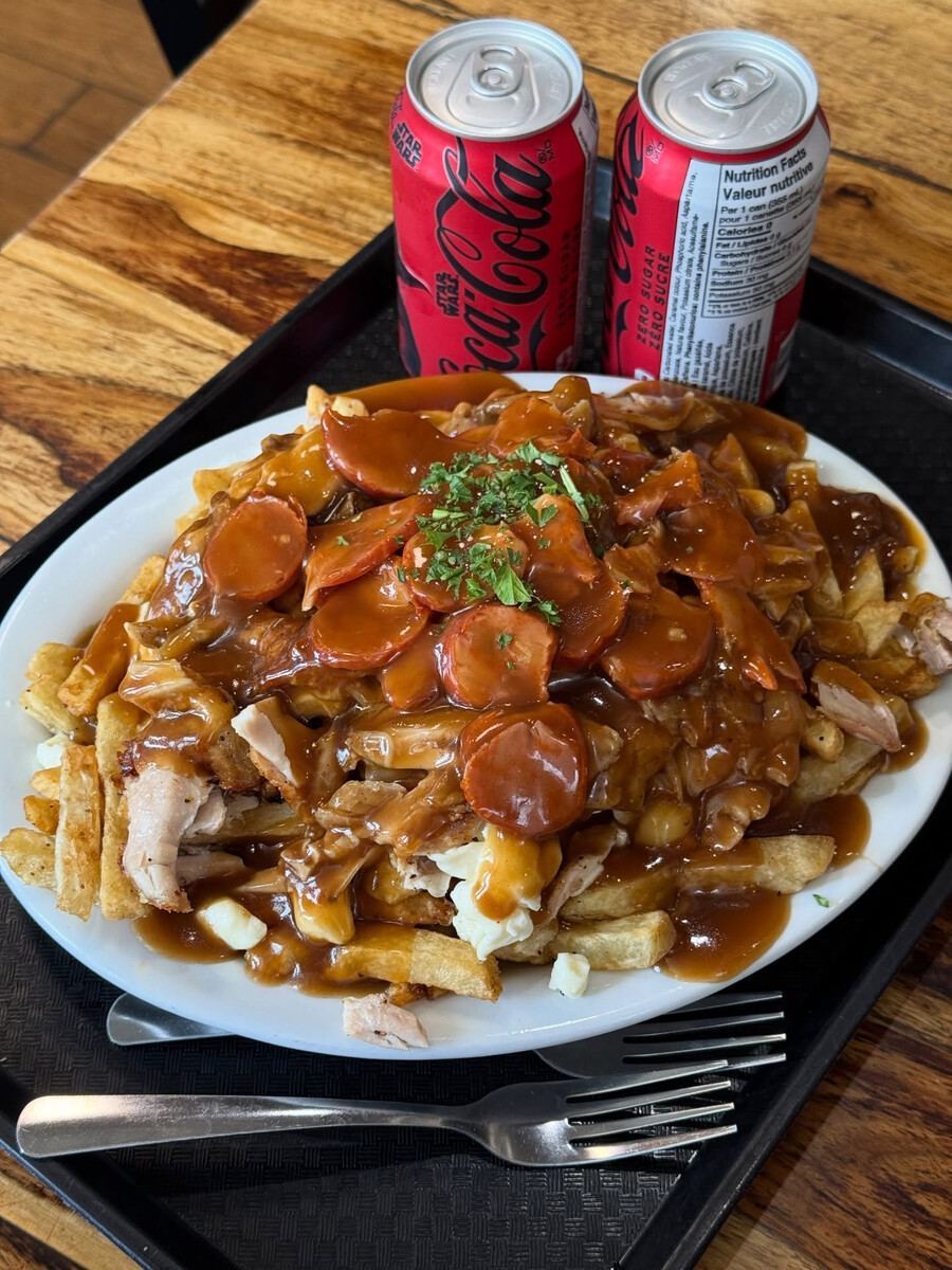 Ma Poule Mouillée - Poutine spots in Montreal