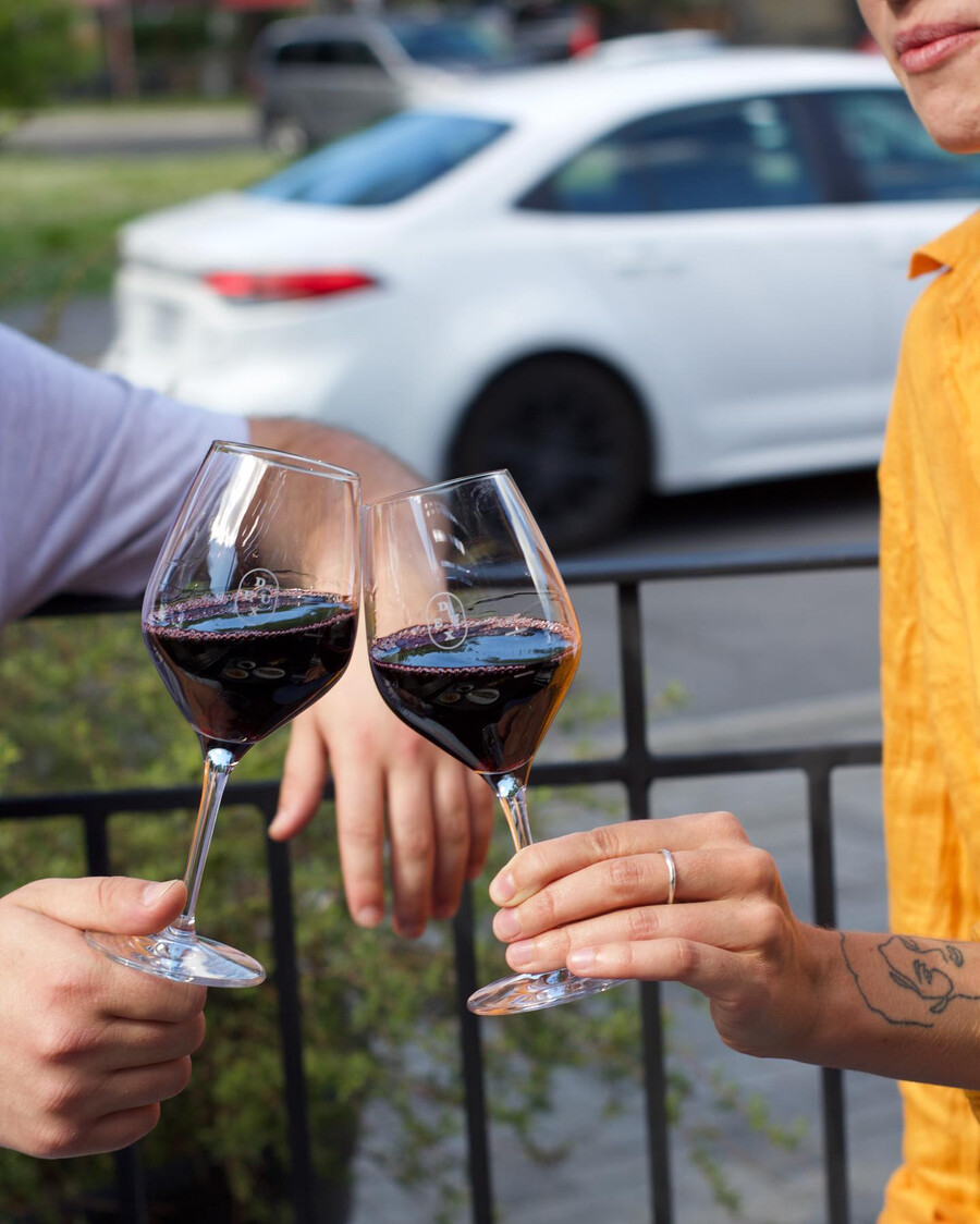DEUX - Meilleurs bars à vin à Montréal DEUX - Meilleurs bars à vin à Montréal