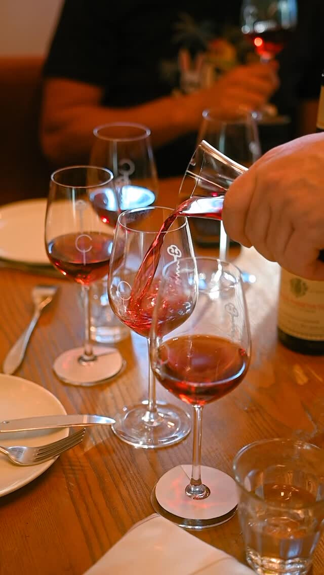 Les Cavistes - Best wine bars in Montreal