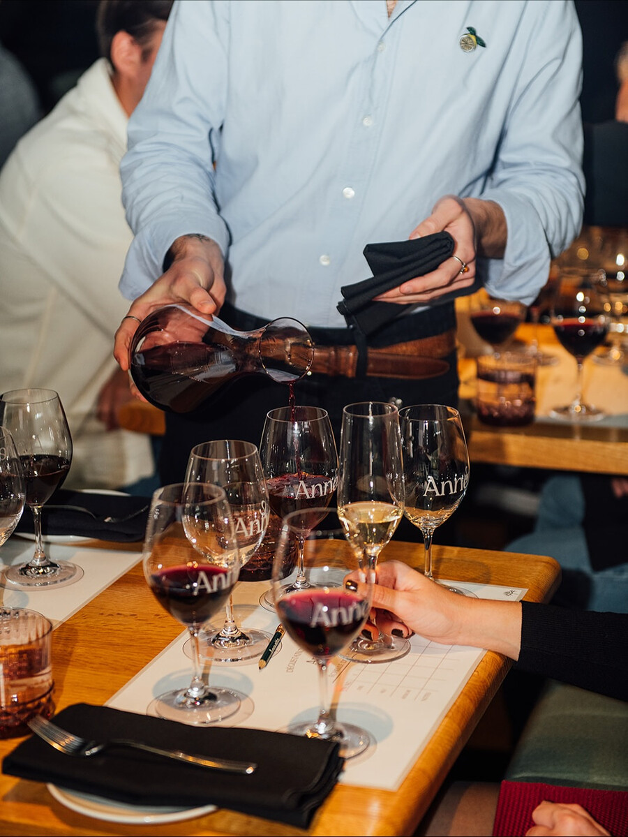 Annette Bar à Vin - Best wine bars in Montreal