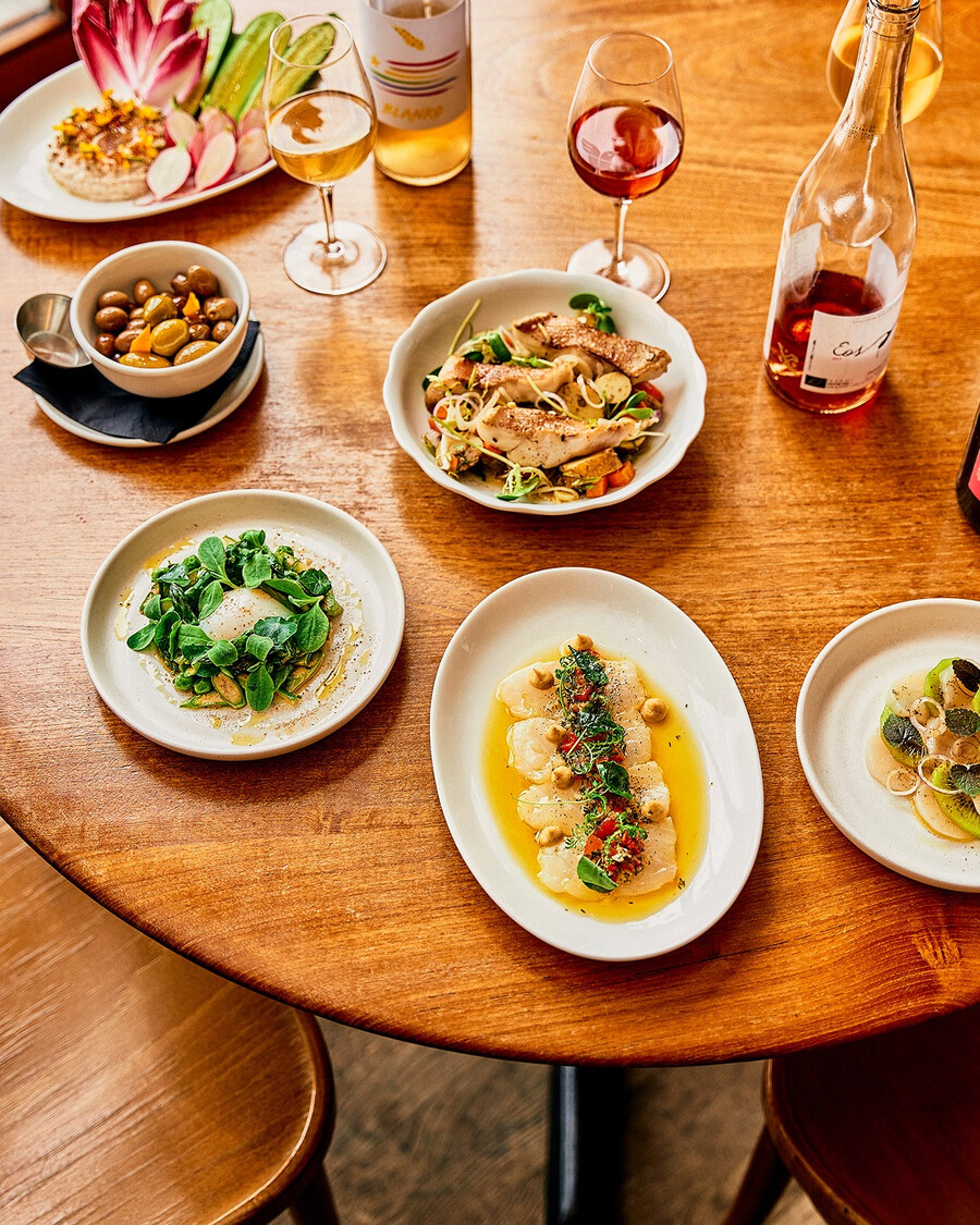 Le Rouge Gorge - Best wine bars in Montreal