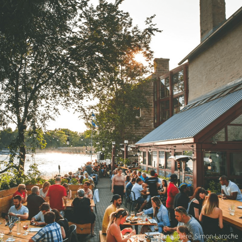 Où manger dehors cet été? Les plus belles terrasses à découvrir autour de Montréal Bâtiment B Terrasse